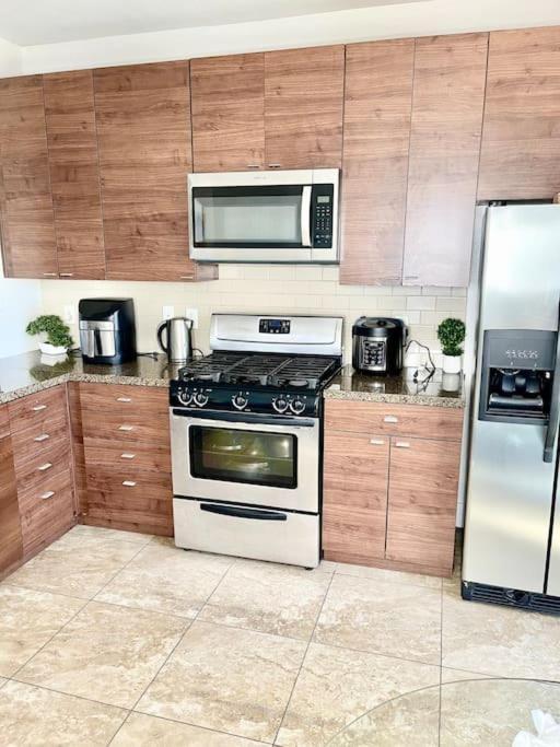 Apartment 1 Bedroom. 2 Beds. 1 Bath With Balcony