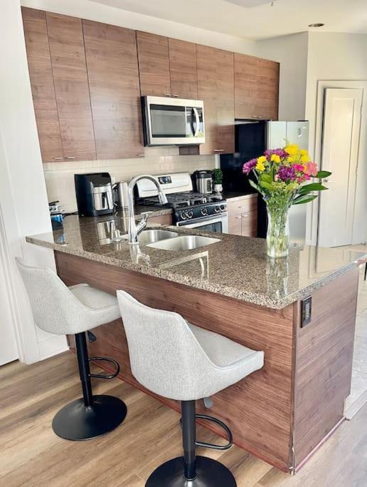 Apartment 1 Bedroom. 2 Beds. 1 Bath With Balcony