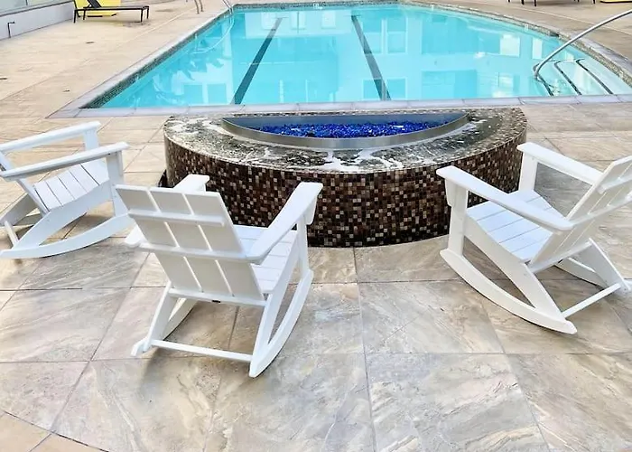 1 Bedroom. 2 Beds. 1 Bath With Balcony